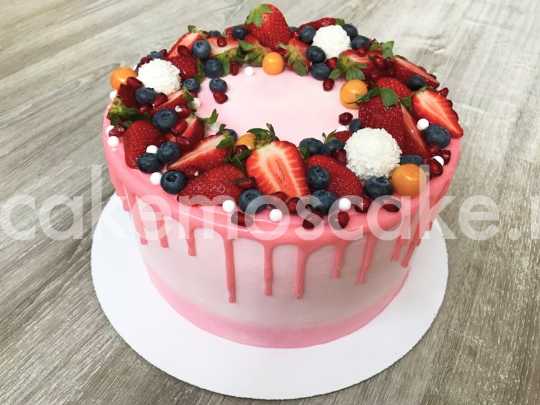 Ягодный торт розовый на заказ от CakeMosCake