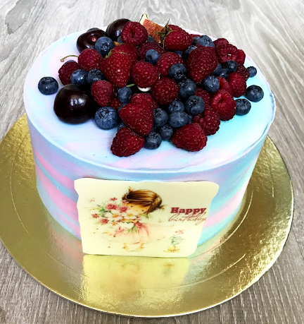 Торт с шоко открыткой и ягодами на заказ от CakeMosCake