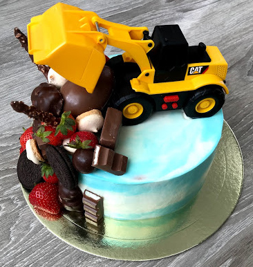 Торт с трактором на заказ от CakeMosCake
